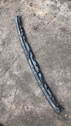 BMW E46 3er Limousine Stoßstange hinten Mitte Führungsaufnahme 5112 7030615