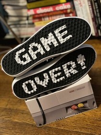 VANS NINTENDO NES Controller Sk8 HI Mens 10.5 Never Worn-NIB