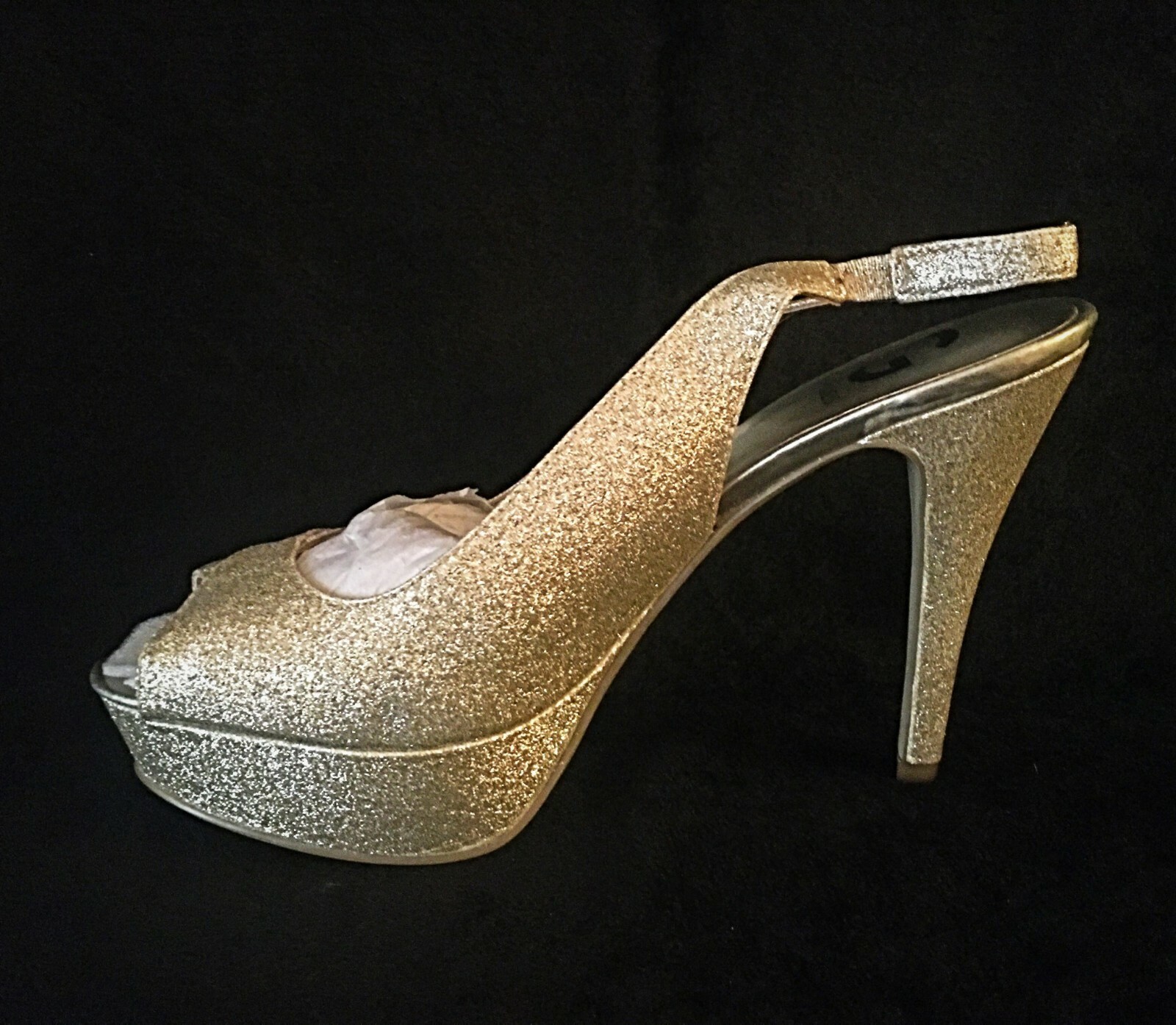 BRAND NEW Designer Guess Gold Shoes size 9 eBay