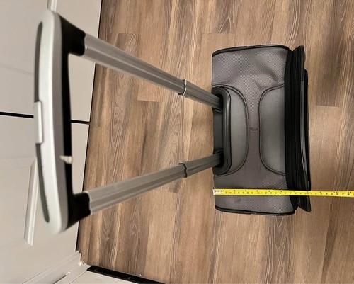 SAMSONITE 1910 20" SOFTSIDE CARRY-ON LUGGAGE - Picture 3 of 9