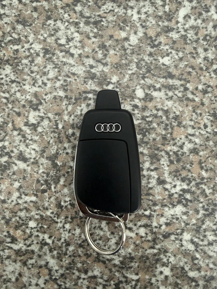 Fernbedienung /Standheizung Audi  4F0909507 Fernbedienung A3 A4 A6 Q5 Q7 ... - Bild 1 von 3