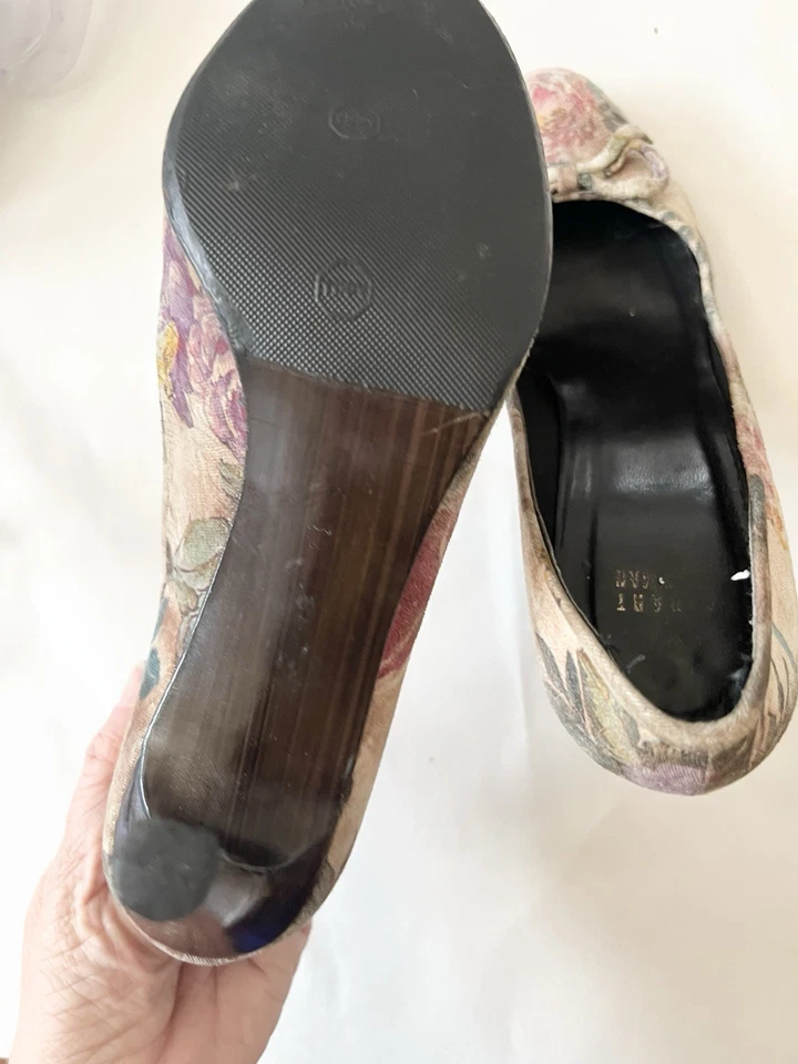 Stuart Weitzman 古董复古花卉蝴蝶结麂皮绒高跟鞋 9 码 — 第 4/4 张图片