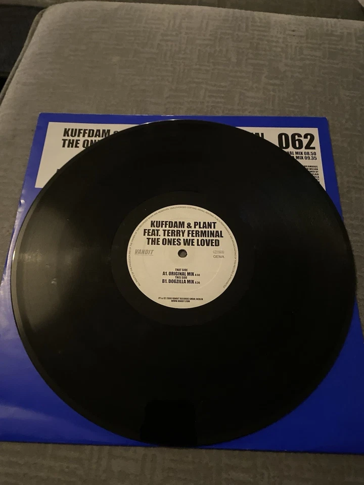 Vinyl - Image 4 of 4