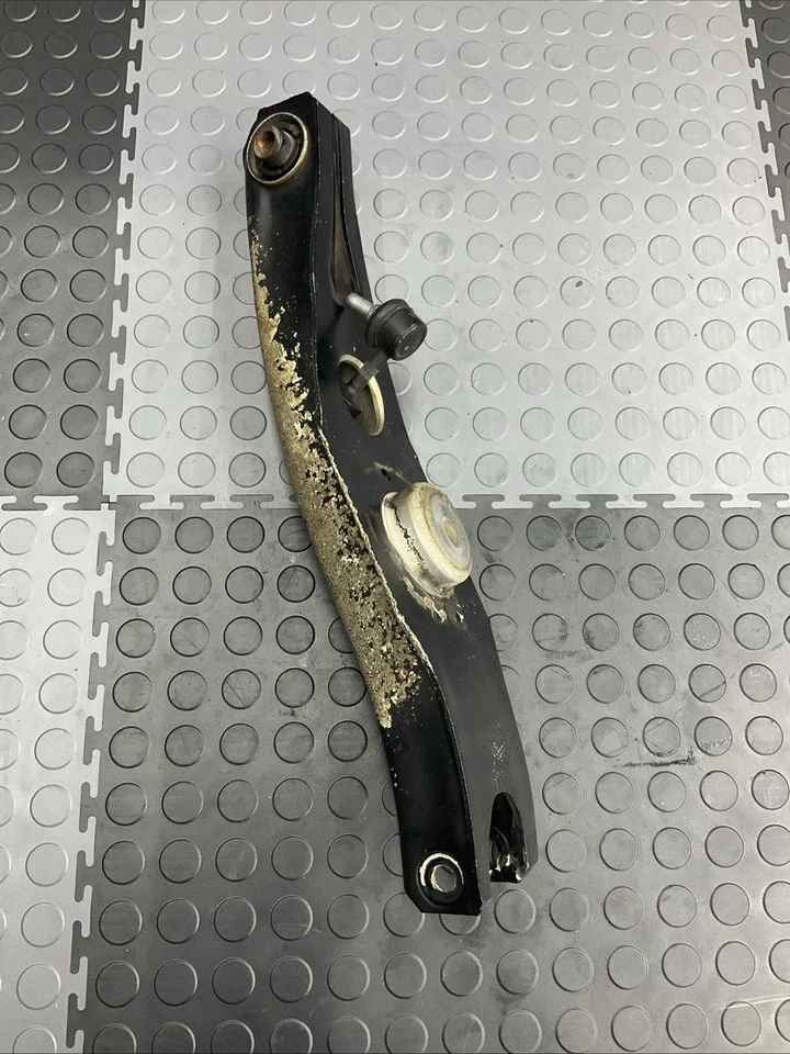 Brazo de control inferior trasero izquierdo Hyundai Santa Fe Sport 2013-2015 tracción delantera OEM Foto 3 de 4
