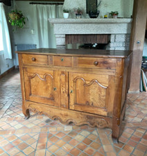 Buffet / Bahut Bressan style Louis XV du 19ème Siècle en bois massif