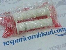 COPPIA MANOPOLE BIANCHE FORO 22 NOS per vespa vb1-vbb-vba-150gs Vesparicambisud