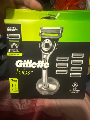 Gillette Labs razor handle + 7 refill cartridges/blades. Magnetic stand ...