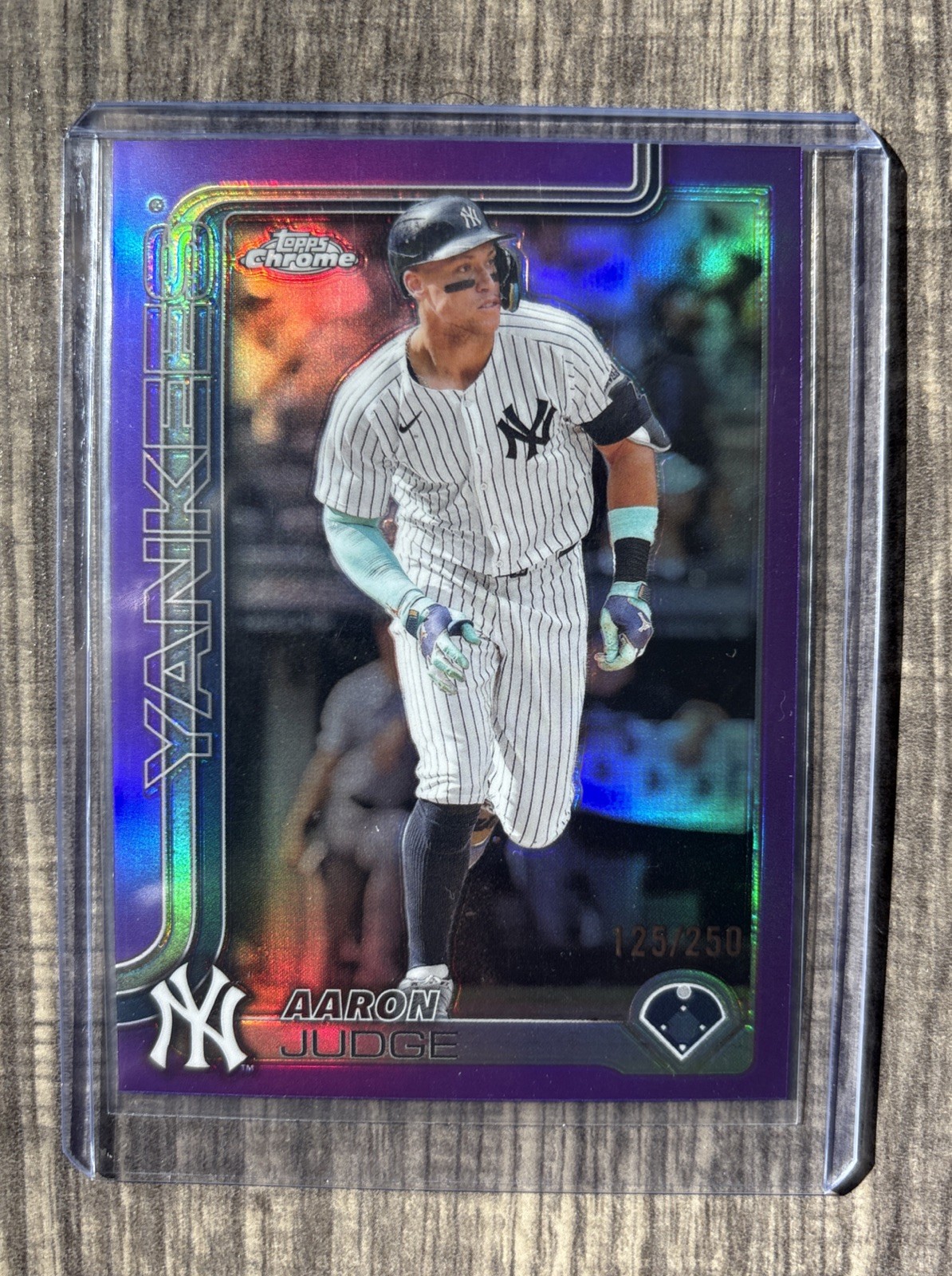2025 Topps Chrome - Aaron Judge #99 Purple Refractor /250