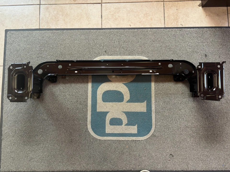 GENUÍNO FABRICANTE DE EQUIPAMENTO ORIGINAL 2020-2024 Mitsubishi Outlander Sport reforço de para-choque 6400K202  - Imagem 2 de 4