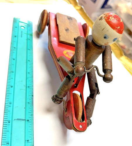 OLD ANTIQUE #634 FRANTZ MFG PETE HUSTLER FAMILY ARTICULATED WOOD METAL PULL TOY