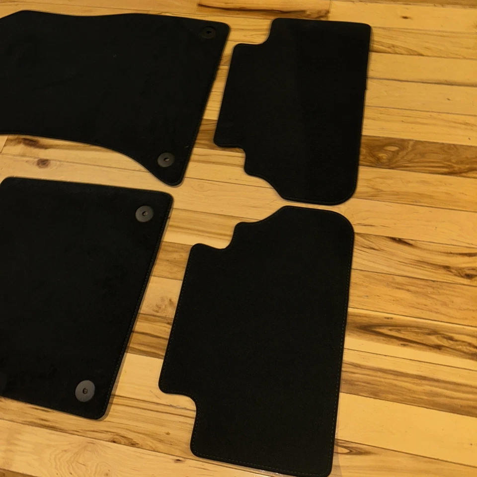 Juego de alfombrillas Audi OEM 80B863691A 80A86450A para alfombras A4 S4 B9 2017-2019 Foto 4 de 4