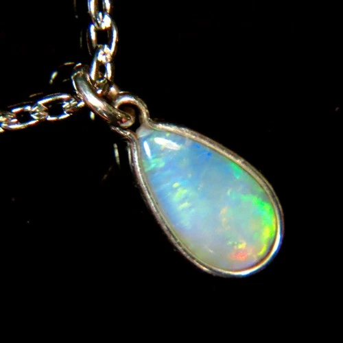 SMALL AUSTRALIAN COOBER PEDY OPAL 925 SILVER PENDANT OCA19470