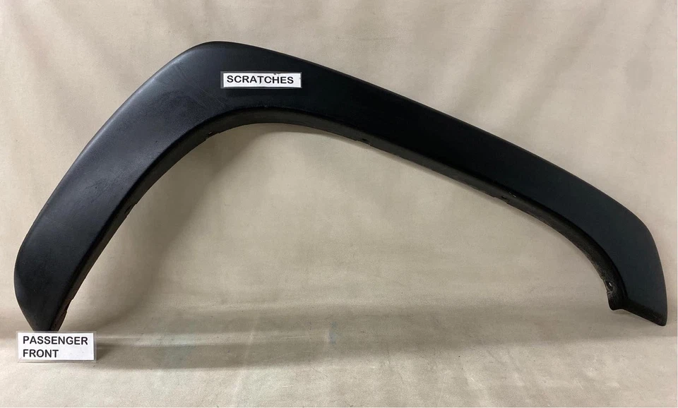01 Chevrolet Silverado 2500HD Fender Flare Black Textured RH Front OEM 15750000 — 第 2/4 张图片