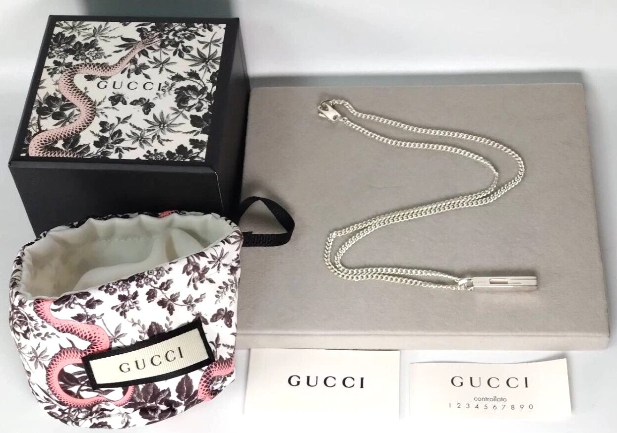 Collana con ciondolo in argento sterling 925 placcato logo G ritagliato Gucci con scatola