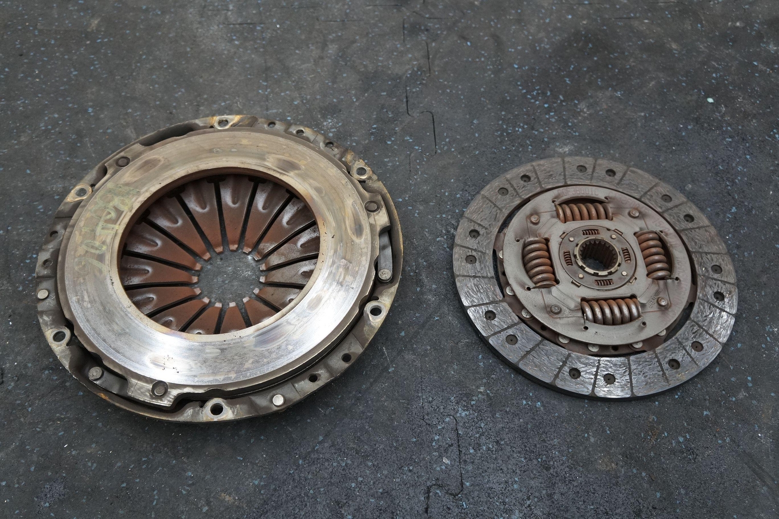 Clutch Plate & Cover Assembly A132F0016F B132F0015F C132F0015F OEM Lotus Evora