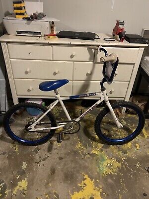 Vintage Retro Huffy Thunder BMX Mongoose Hutch Redline Vintage Retro Huffy Thunder BMX Mongoose Hutch Redline