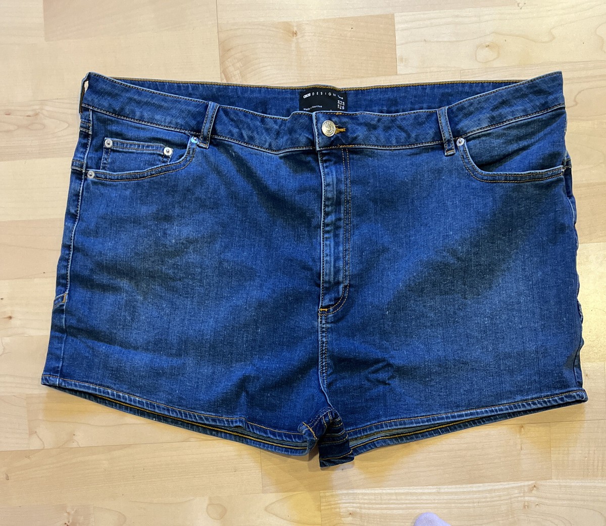 NWT ASOS DESIGN Shorts Curve Denim High Rise 'lift and contour' Midwash Sz  20