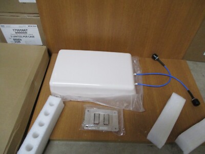 MIMO PANEL ANTENNA INDOOR 698-806/806-960/1710-2700MHz  7.5dBi , NEW