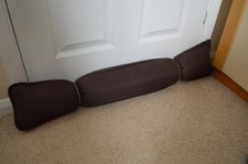 What draught (4 pk) hold door draught excluder in place when door opens / closes