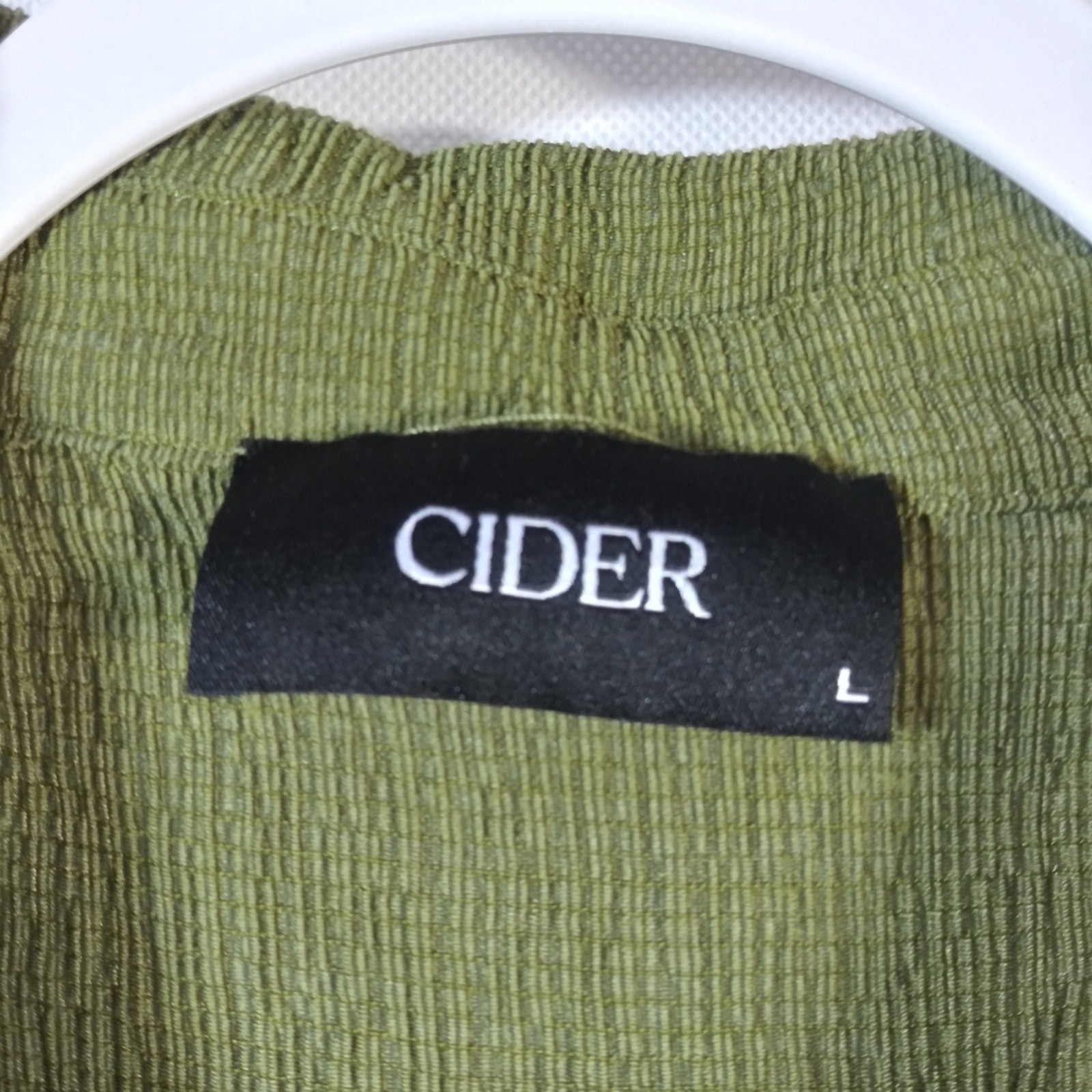 CIDER GREEN SOLID TEXTURE COLLAR CROP TOP SIZE L - image 4