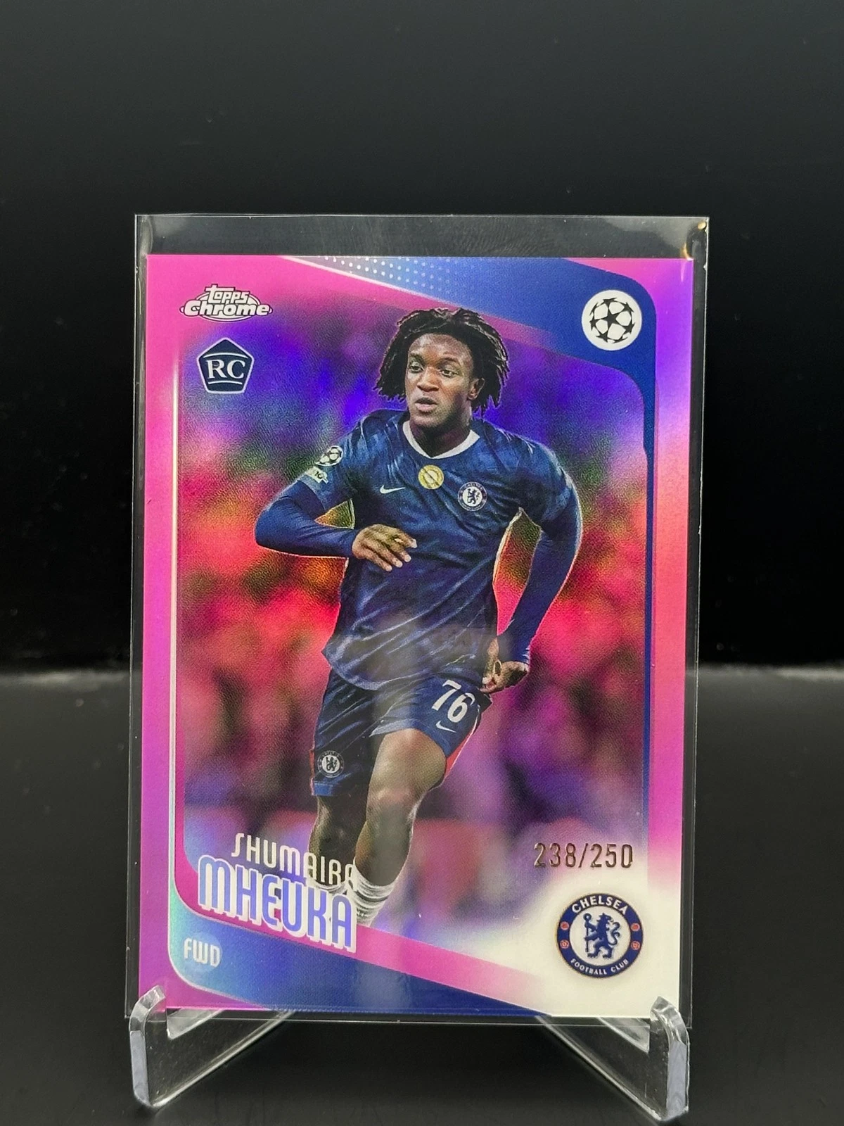 2025-26 Chrome UCC Shumaira Mheuka #32 Pink Refractor /250