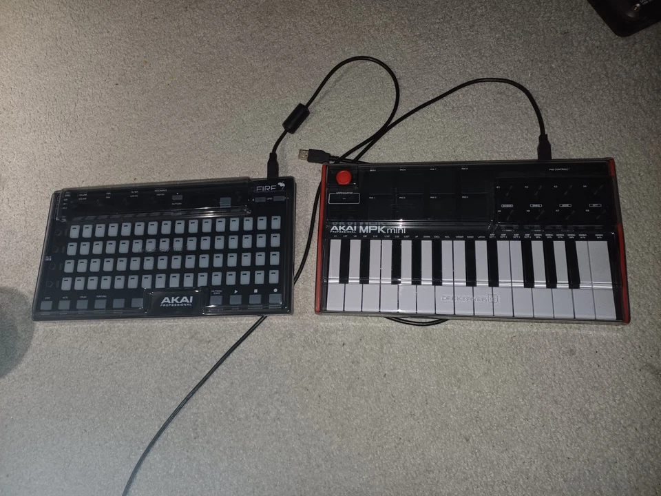 Bundle Akai Fire und Akai mpk mini mk3 