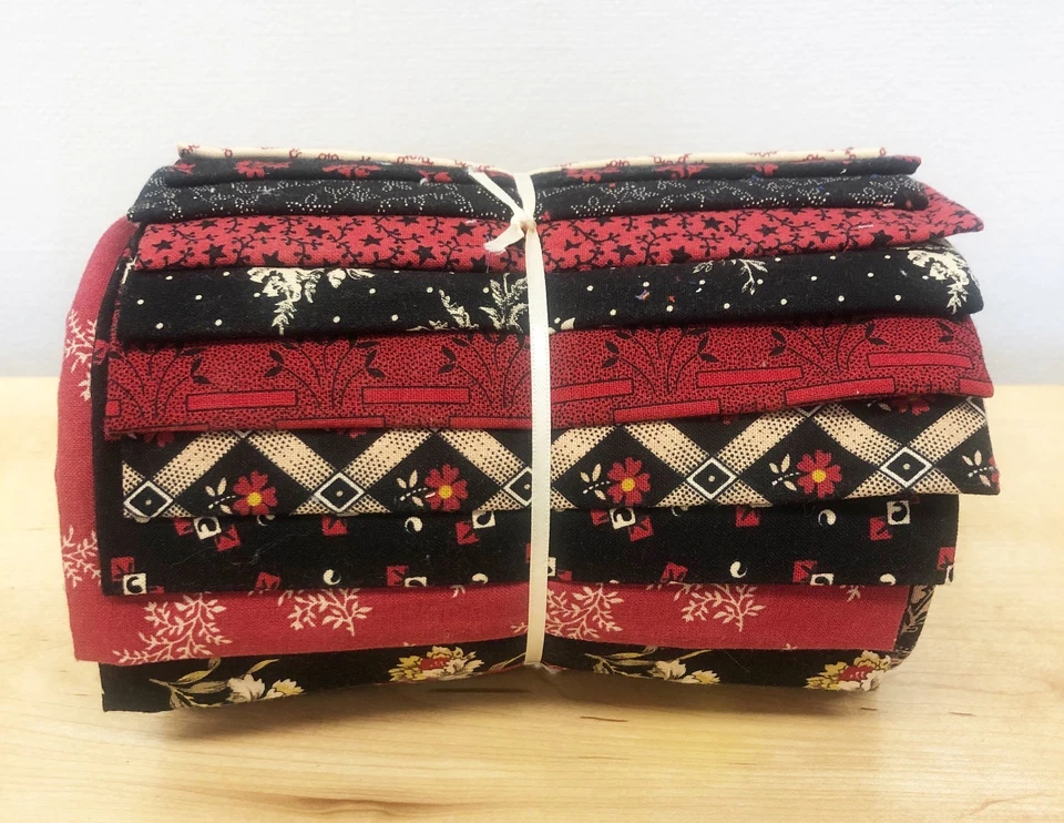 Paquete de 18 cuartos de grasa Marcus Scarlet Evening - Tela acolchada 100 % algodón Foto 3 de 4