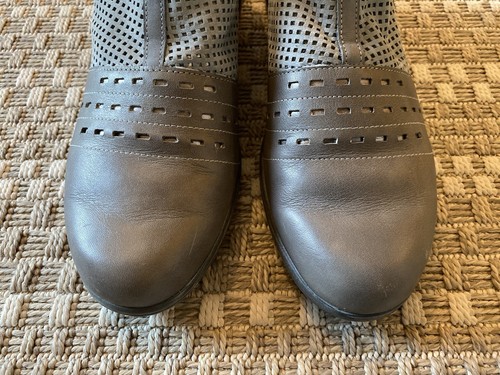 NAOT Rivotra Pull-on Gray Leather Ankle Boots Booties 39 / 8 *worn once* - Picture 3 of 9