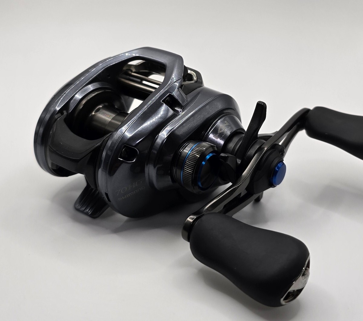 SHIMANO　24　SLX70 SHIMANO Bait cast Reel 24 SLX 70 RIGHT Right Handle From