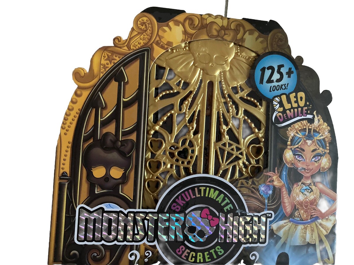 Monster High Skulltimate Secrets Monster Mystery Closet &Cleo De