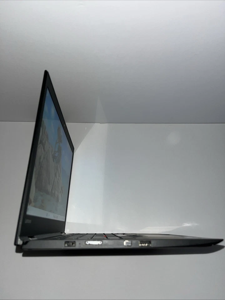 ThinkPad Ultrabook X1 Carbon 4th 20FB002LUS i7-6600U @ 2,60 GHz 16 GB/512 GB 14"" Foto 3 de 4