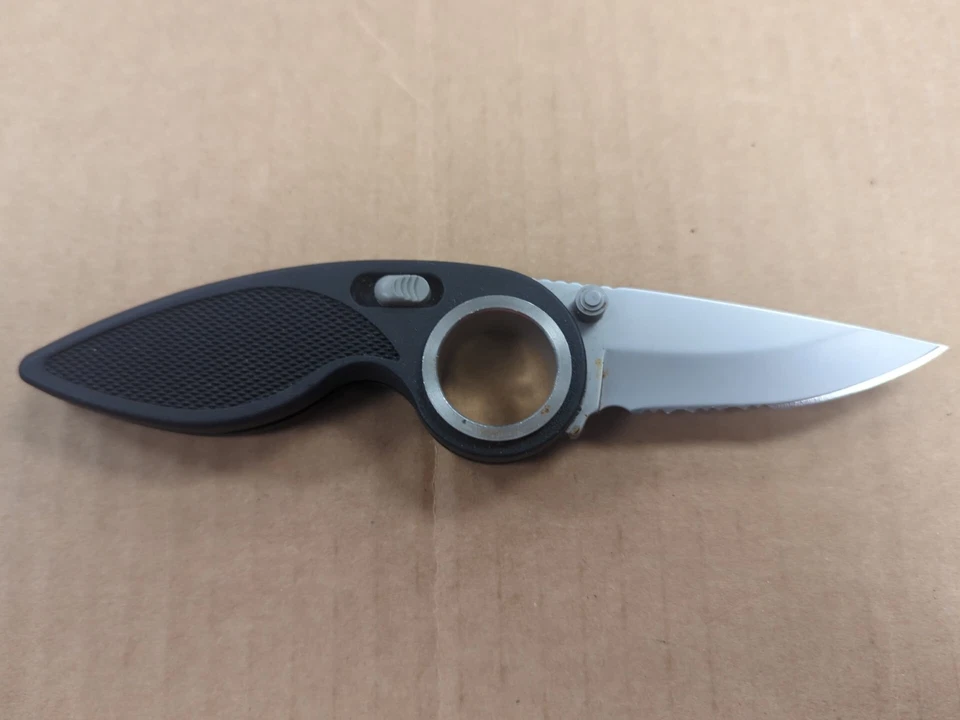 Gerber USA. Chameleon Pocket Knife  Bolt Action Combo Edge Blade W/Sheath  - Image 2 of 4