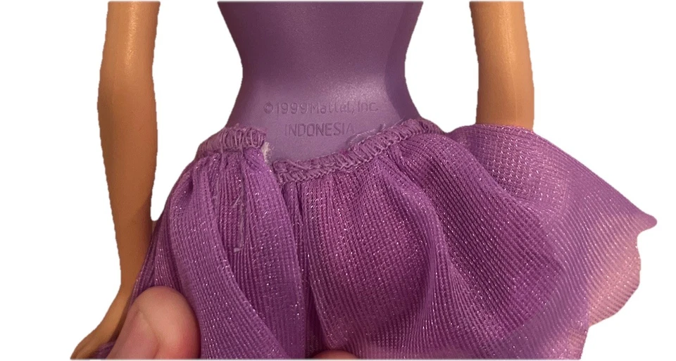 Vintage 1999 Mattel Barbie bailarina com macacão e escova de cabelo moldados em lavanda - Imagem 3 de 3