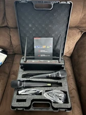 Professional 2 Channel UHF Wireless Dual Microphone Cordless System with lights