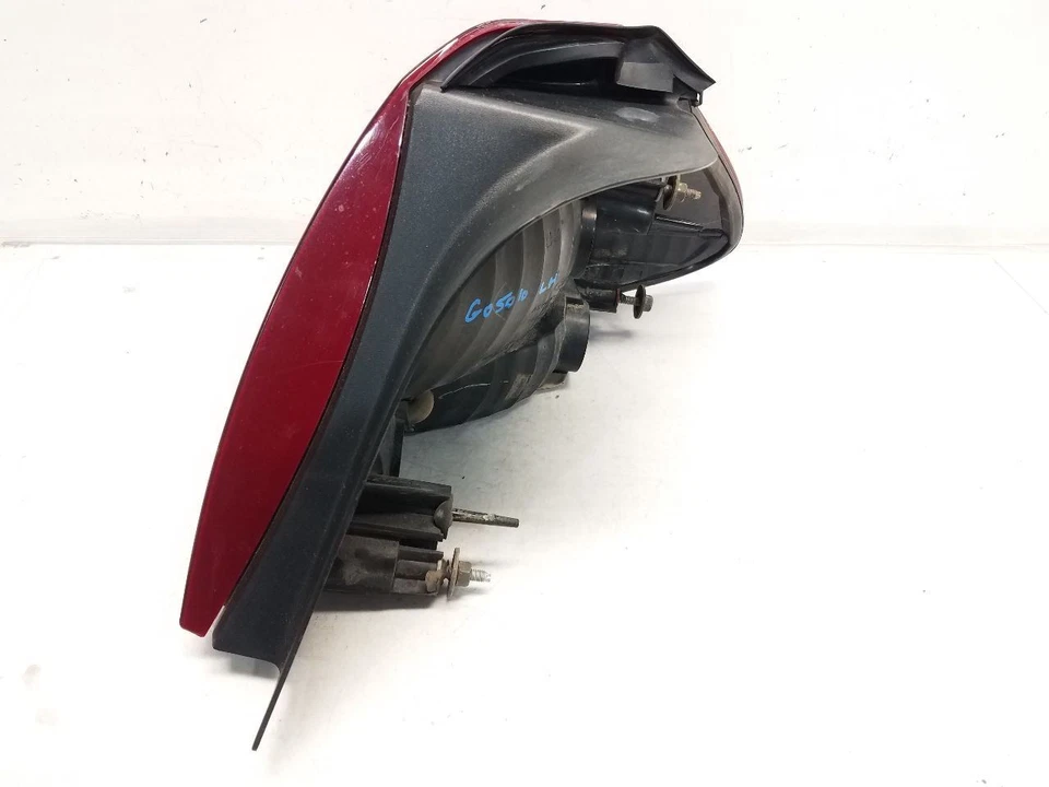 Luz trasera izquierda para conductores Ford Taurus (sedán) 2000-02 - cuarto de montaje Foto 2 de 4