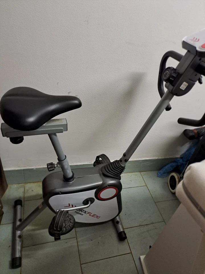 Toorx BRX FLEXI Cyclette Magnetico 8 Liveli con Display LCD - Bianco/Nero - Immagine 3 di 4