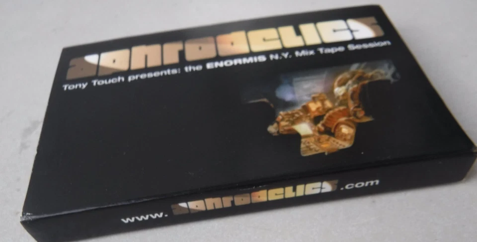 MC Musikkassette: aphrodelics- The ENORMIS N.Y. Mix Tape Session - Papphülle