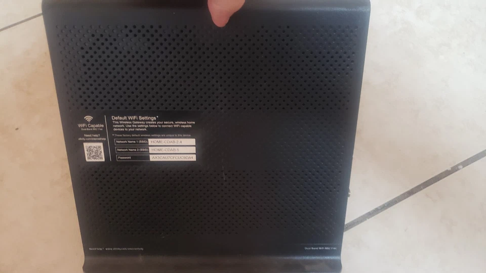 Xfinity Cisco DPC3941T XB3 Dual Band WiFi High-Speed Modem & Router - Image 4 of 4