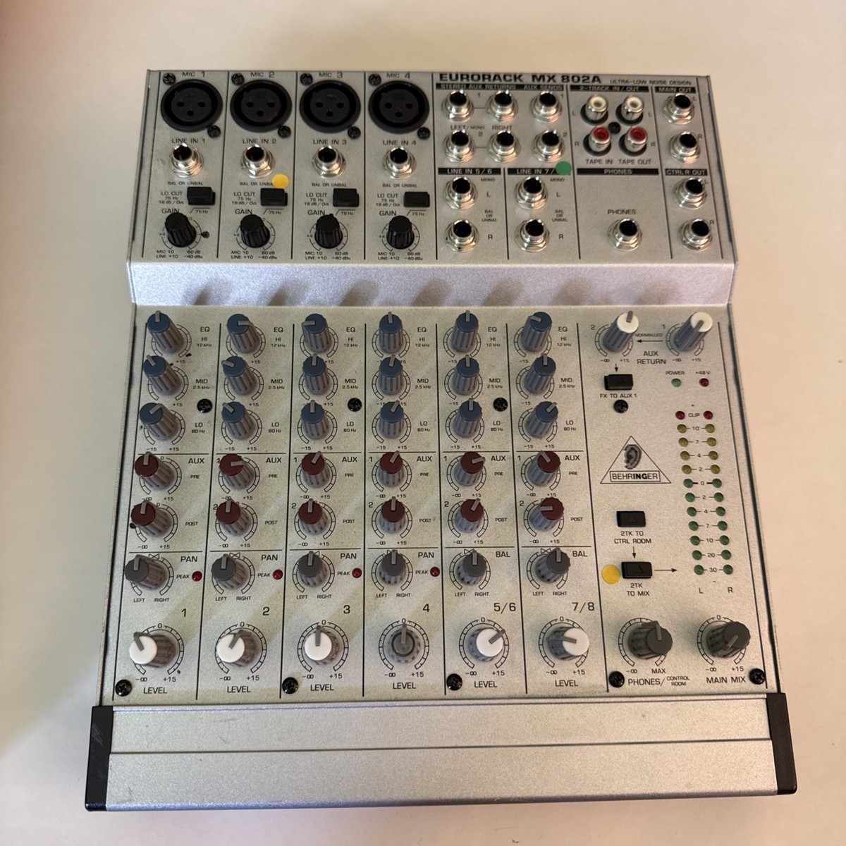 BEHRINGER EURORACK MX 802A MIXING CONSOLE - No Power Supply NOT