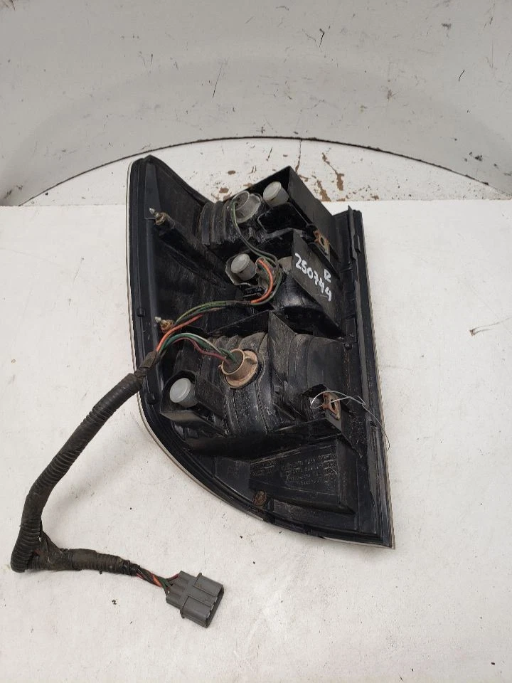 Passenger Right Tail Light Fits 06-08 RIDGELINE 1431480 - Image 2 of 4