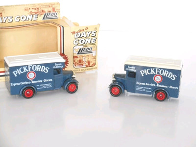 Lledo Days Gone-Pickfords Vans x 2. 1:50 scale approx. Excellent cond. Boxed