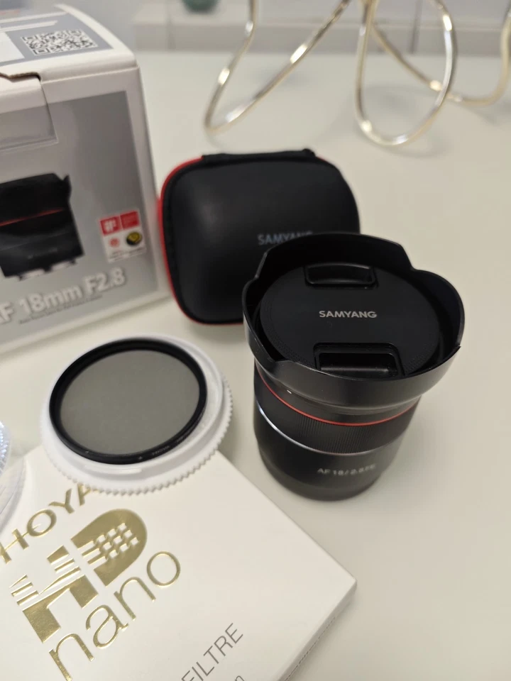 Samyang AF 18mm F/2,8 Objetivo para Sony FE - Negro + Hoya NANO CIR-PL - Imagen 2 de 4