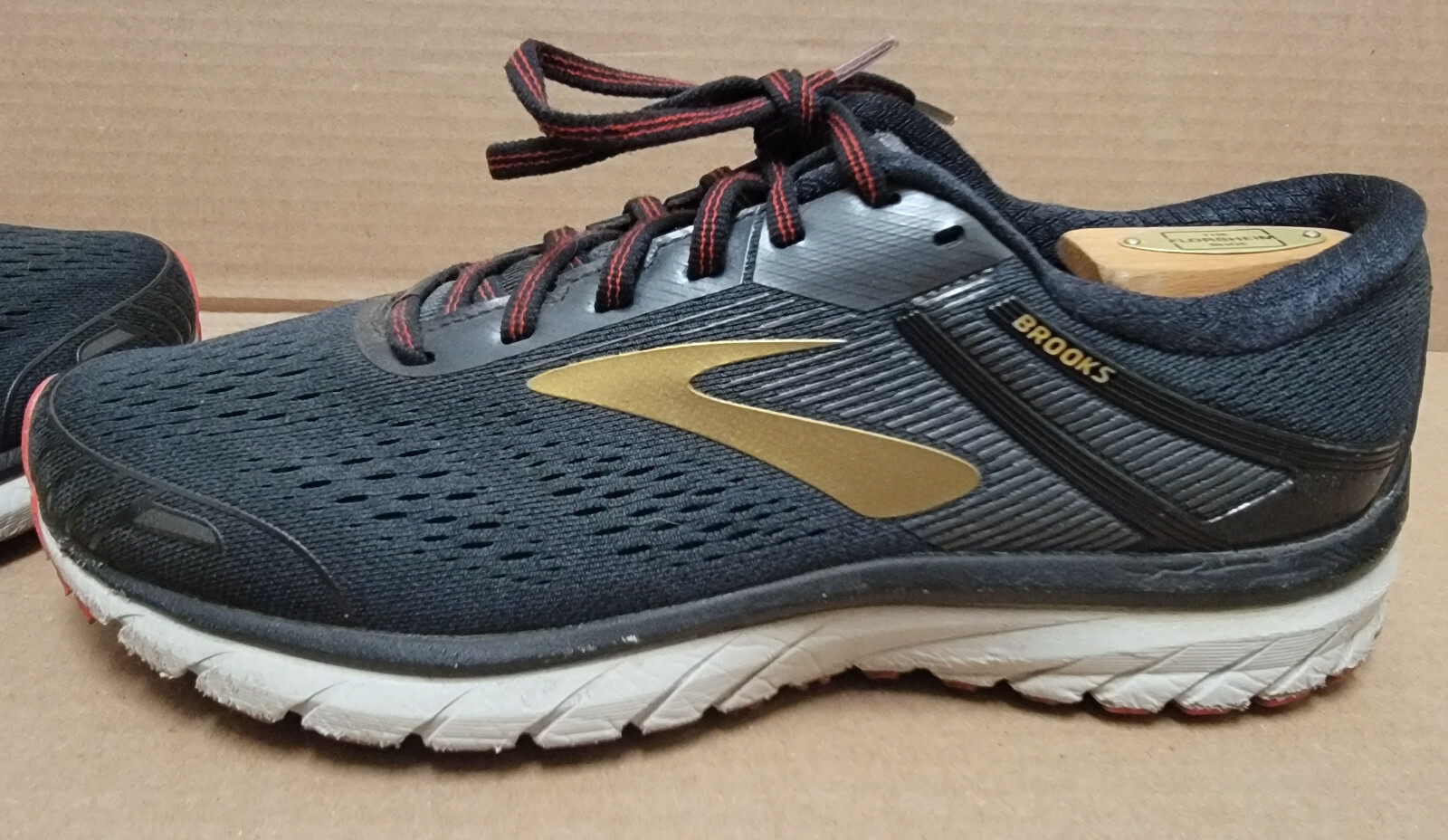 Brooks Adrenaline GTS 18 Athletic Shoes 