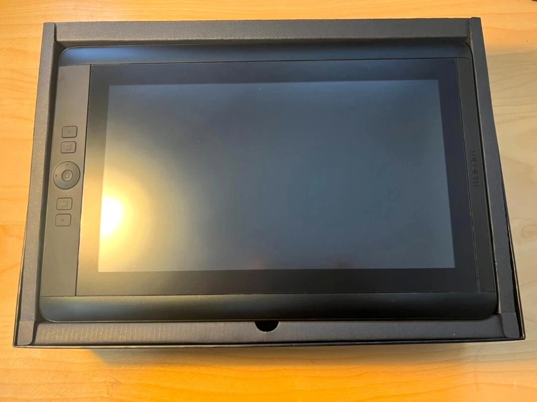 RARE Wacom Cintiq 13HD DTK 1301 K0 Interactive Pen Display 13.3