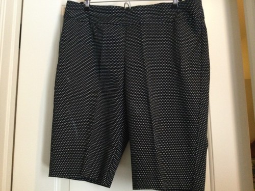Chico's So Slimming Shorts Bermudas schwarz/weiß Punkte, Gr. 2 Petite