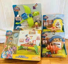 Dino Ranch Action Figures Dinosaur Playset and characters Set New