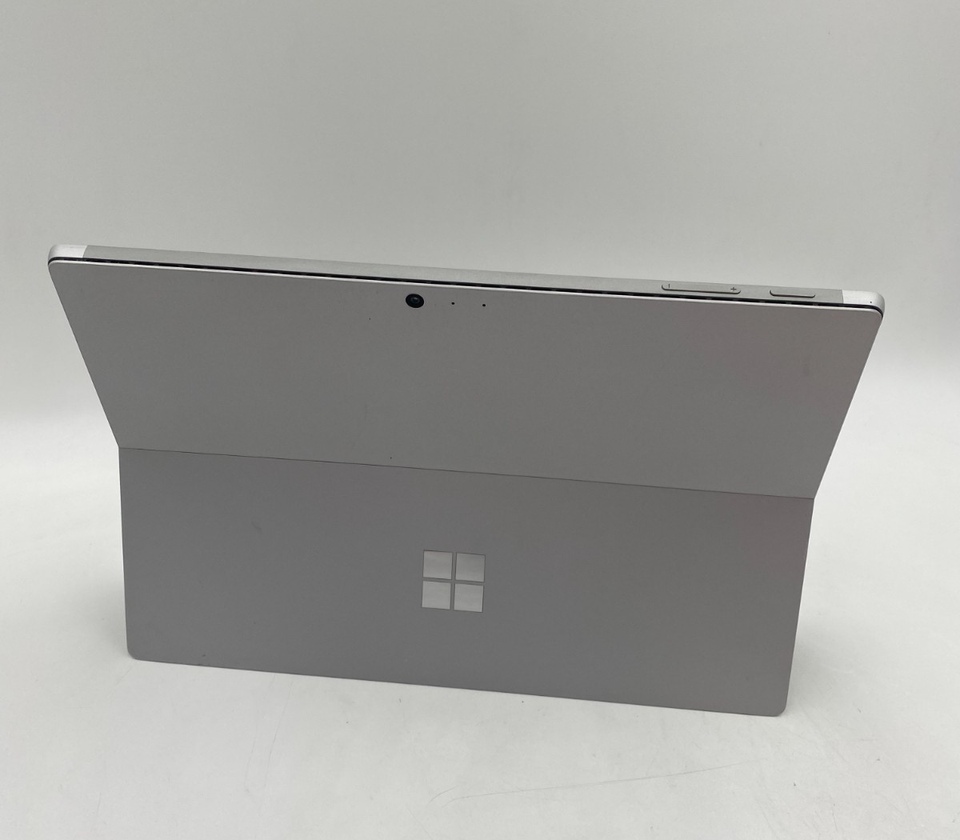 Microsoft Surface Pro 5 1796 i57300U 2.6GHz 256GB SSD 8GB DDR3 Silver