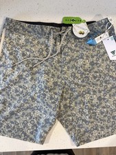 Vissla Boardshorts Swim Trunks Men  s Size 32 Cream Green Floral NWT