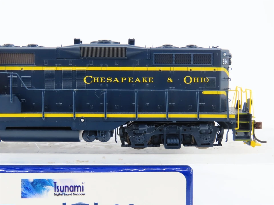 HO Athearn Genesis G62651 C&O Chesapeake & Ohio GP9 Diesel #5941 w/ DCC & Sound - Image 3 of 4