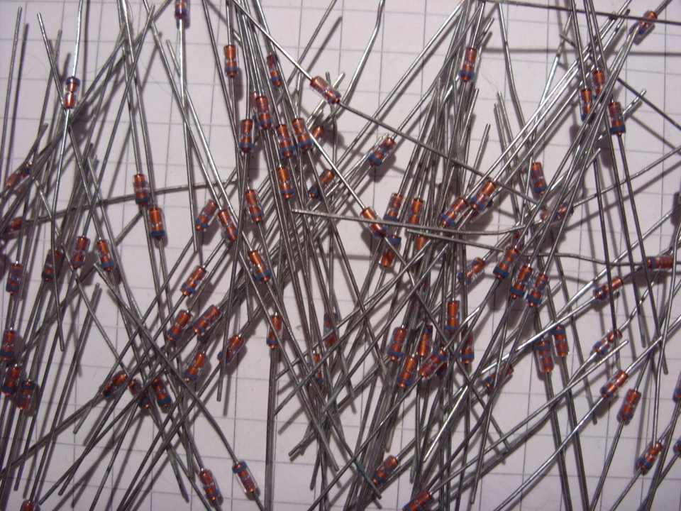 120 x ZPD 3V9 3,9V Z-Diode Lot1111